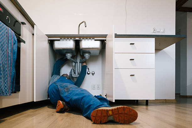Professional Drain Cleaning technician working in Burlingame, CA